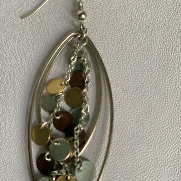 Vintage teardrop light metallic dangling earrings - Picture 7 of 8